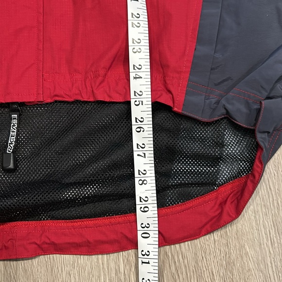 Large Raceface Jacket - Picture 6 of 9